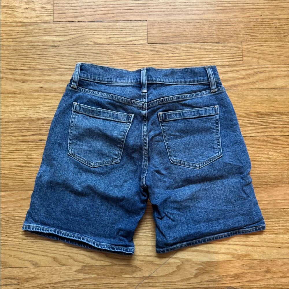 Gap Shorts - Picture 3 of 3